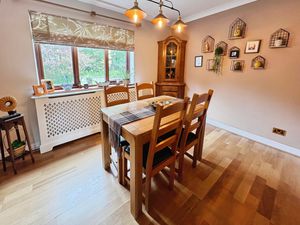 Dining Room - click for photo gallery